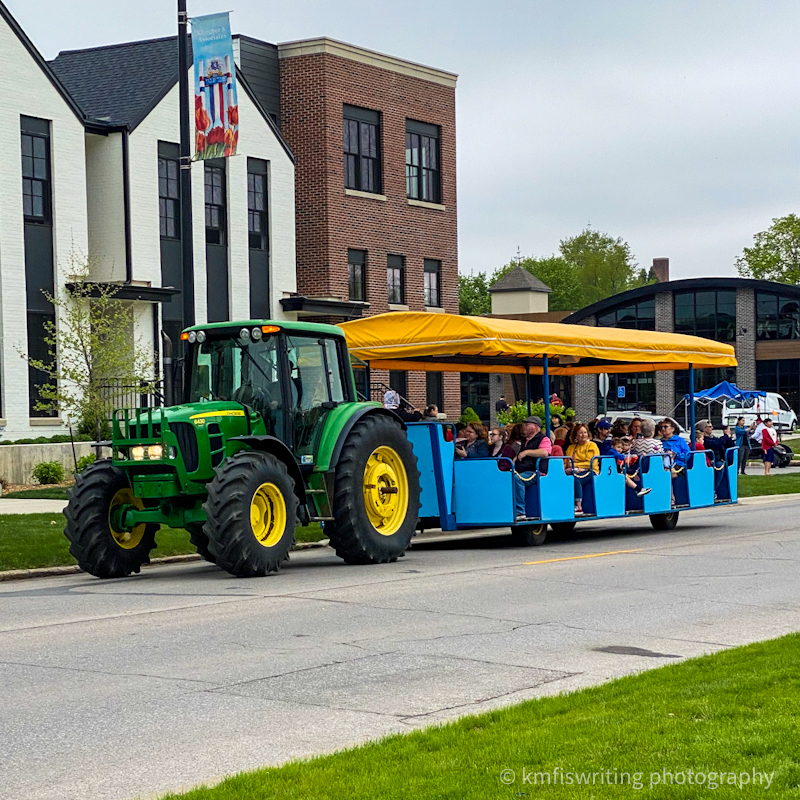 Pella Iowa Tulip Time flower festival gardens city tour